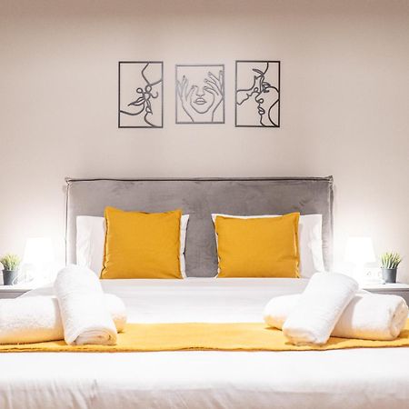 Syntagma Square, 100Sqm Luxurious Family Apt เอเธนส์ ภายนอก รูปภาพ